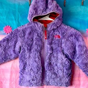 Uber cute pastel purple TheNorthFace soft furry fleece lil girls jacket.